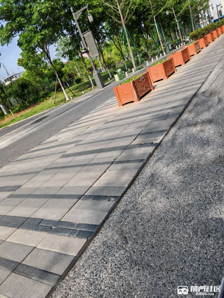 中天街的道路破烂不堪 - 声色荆门 - 荆门社区 - 强势媒体 荆门门户 【官网】